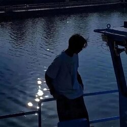 不能面对（温柔男声版） 海报